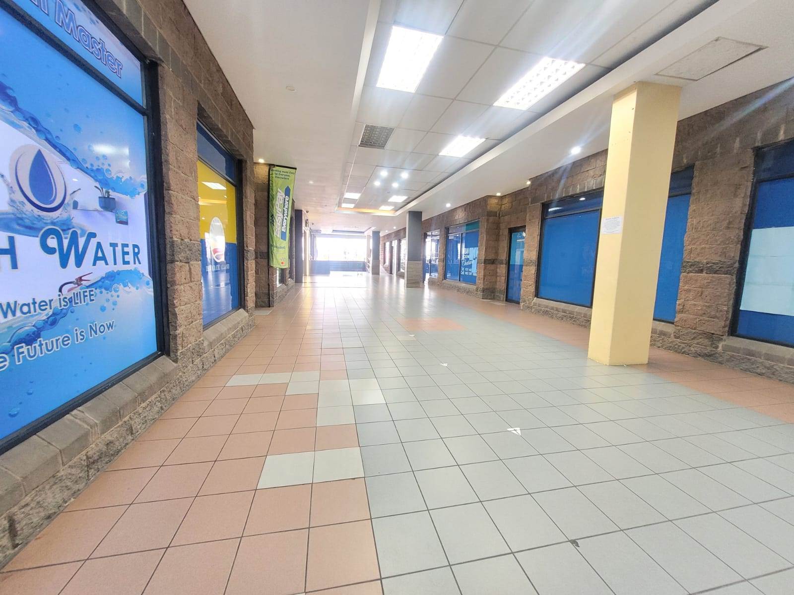 353  m² Retail Space in Westcliff photo number 13
