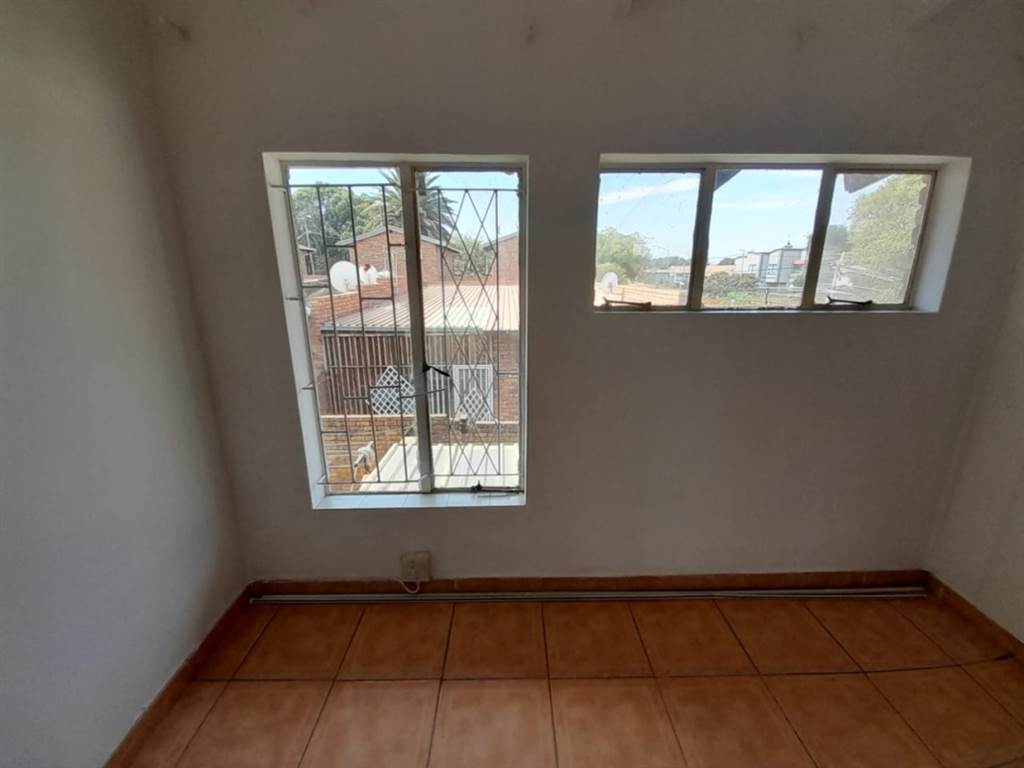 2 Bed Townhouse in Erasmia photo number 16