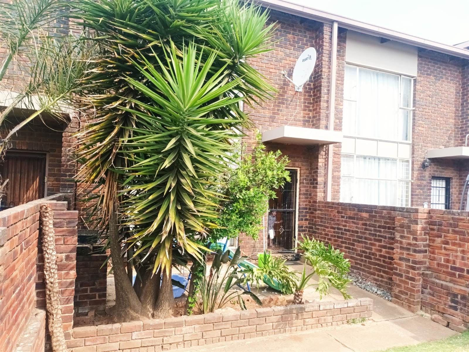 3 Bed Townhouse in Grobler Park photo number 1
