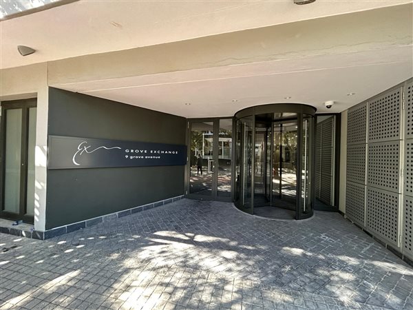 888  m² Office Space in Claremont