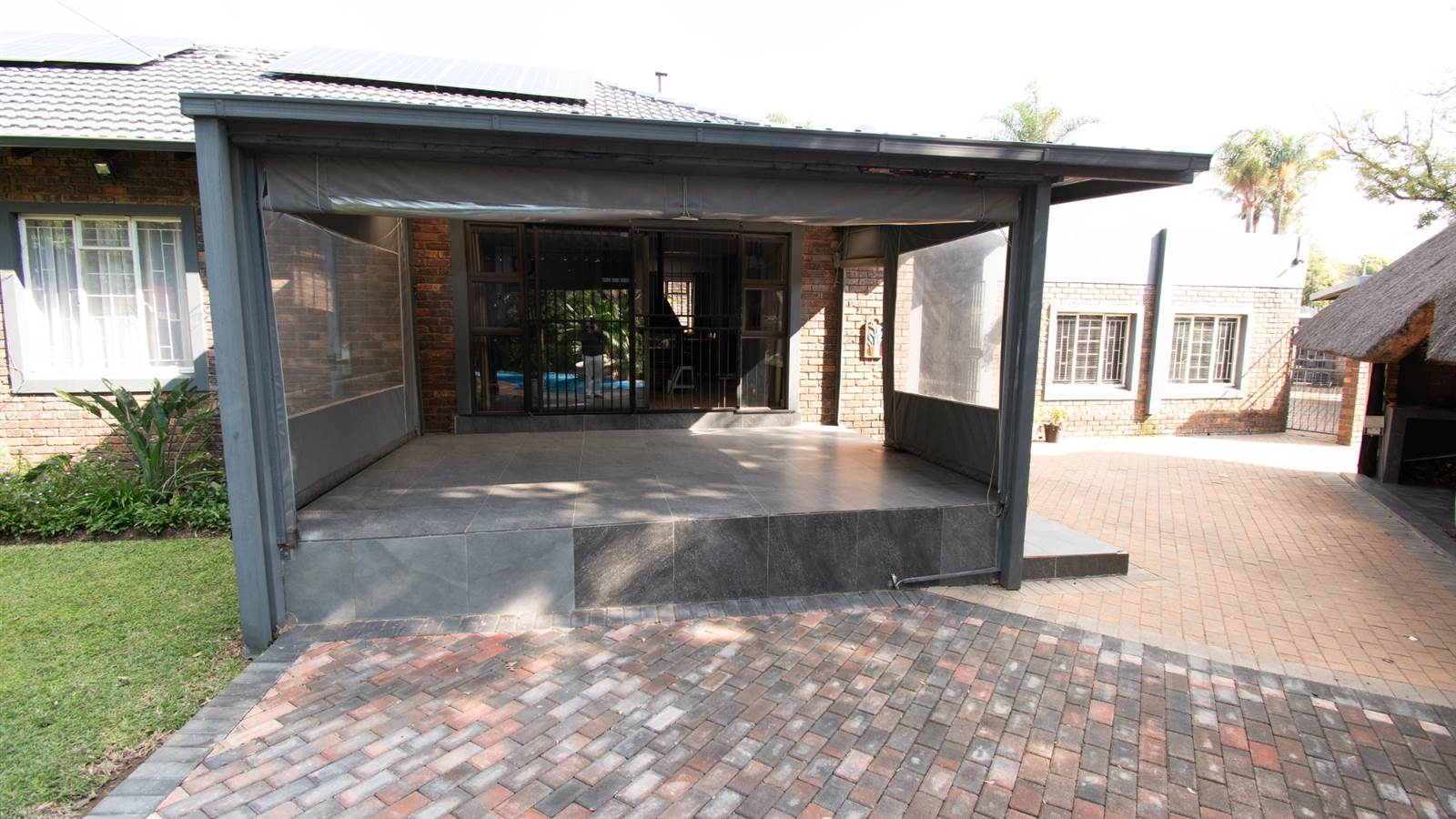 3 Bed House in Garsfontein photo number 2