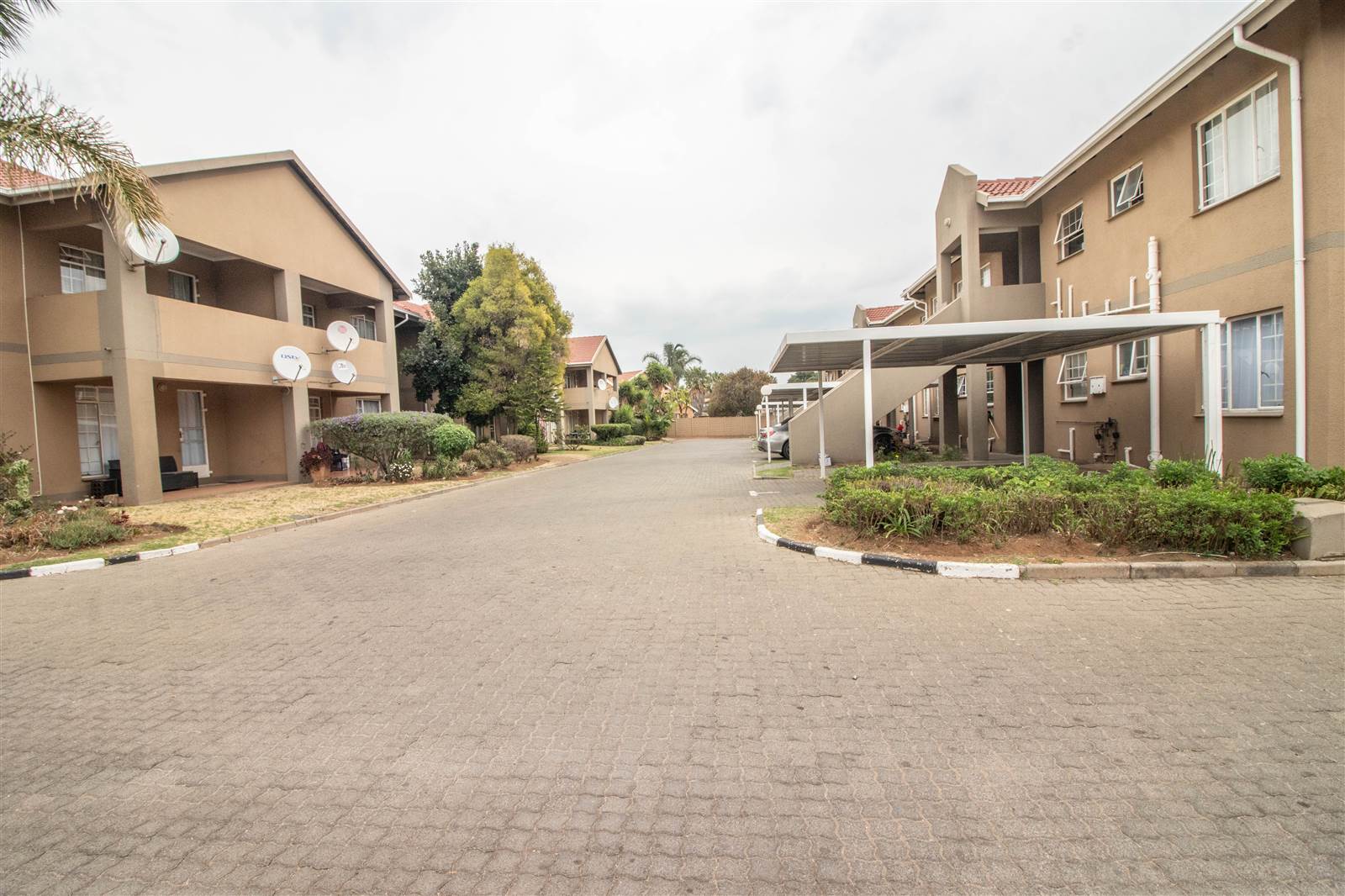 2 Bed House in Kempton Park Ext 4 photo number 3