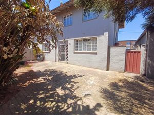 2 Bed House in Crown Gardens