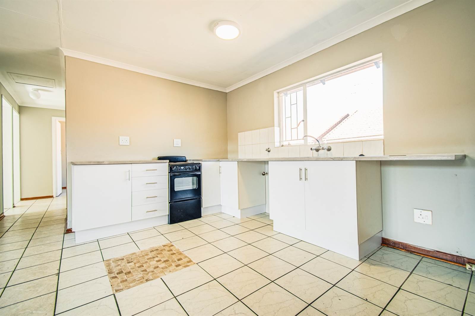 3 Bed Apartment in Beyers Park photo number 21