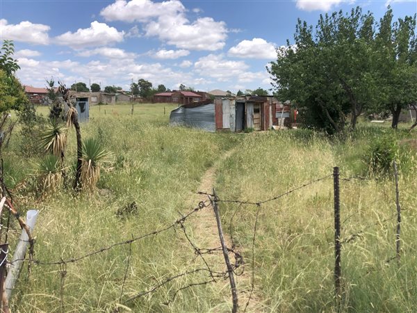 735 m² Land 735 m² Land
