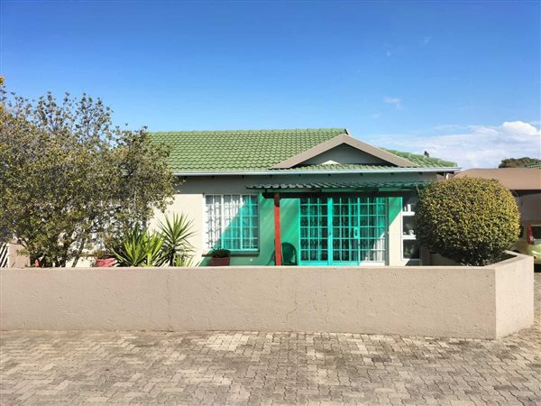3 Bed Townhouse in Sunward Park