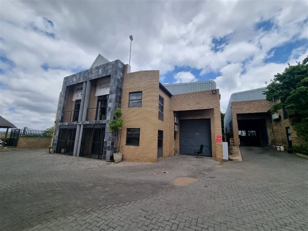 329  m² Industrial space