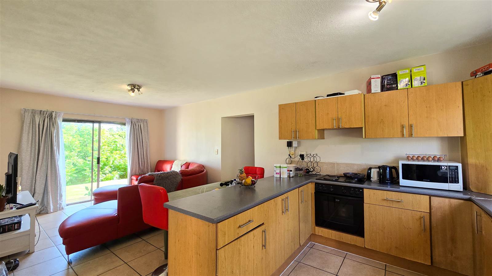 3 Bed Apartment in Beacon Bay photo number 6
