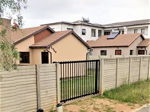 3 Bed House in Olievenhoutbosch