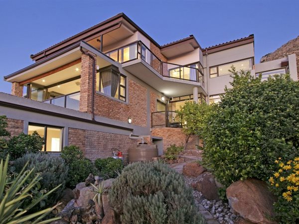 5 Bed House in Mountainside