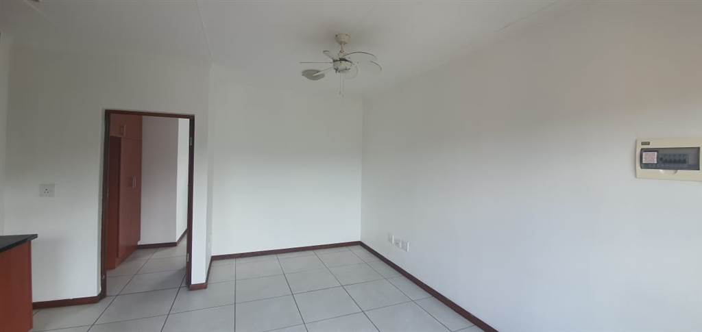 1 Bed Flat in Nelspruit Central photo number 6