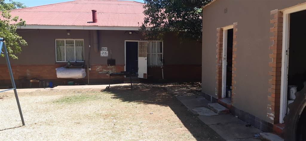 2 Bed House in Parys photo number 16