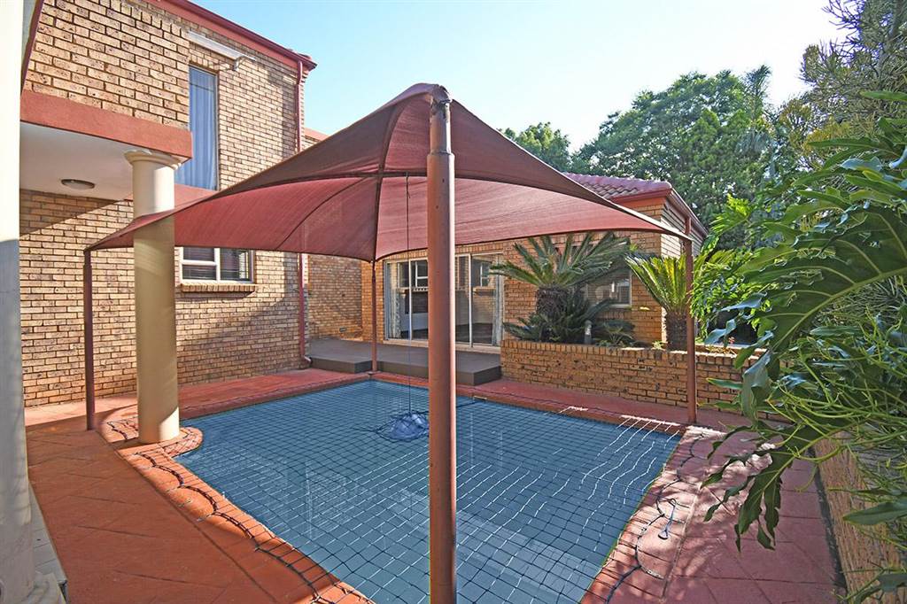 5 Bed House in Centurion CBD photo number 10