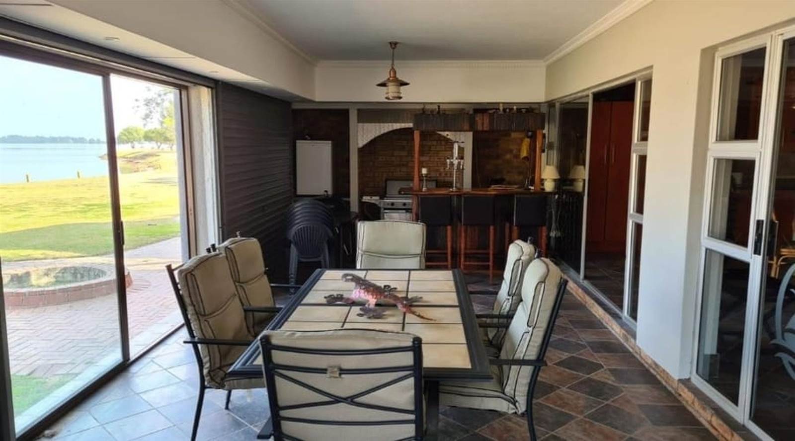 4 Bed Townhouse in Vaal Marina photo number 8