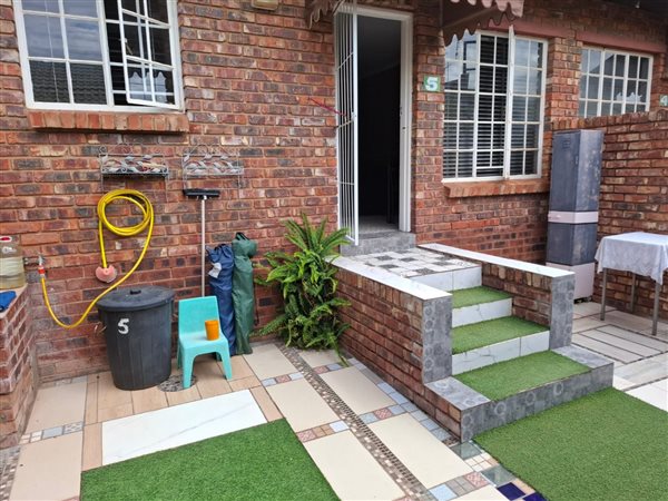 2 Bedroom Townhouse 2 Bedroom Townhouse