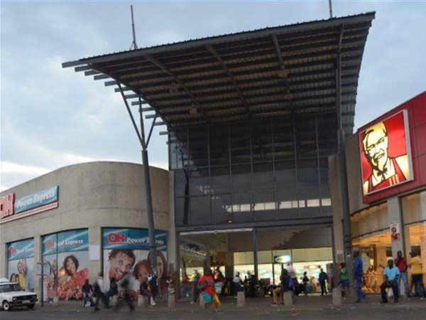 210 m² Retail Space 210 m² Retail Space
