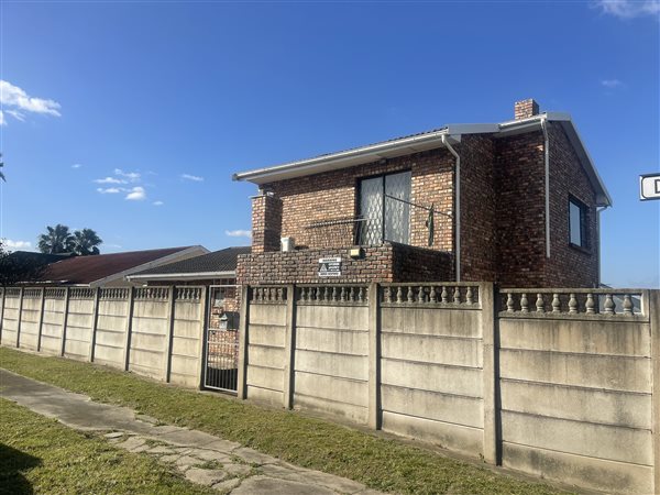4 Bedroom House 4 Bedroom House