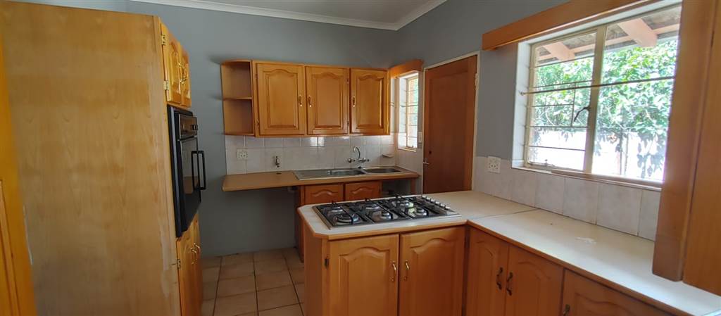 3 Bed House in Pretoria North photo number 19