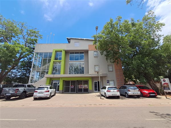 1 090  m² Commercial space