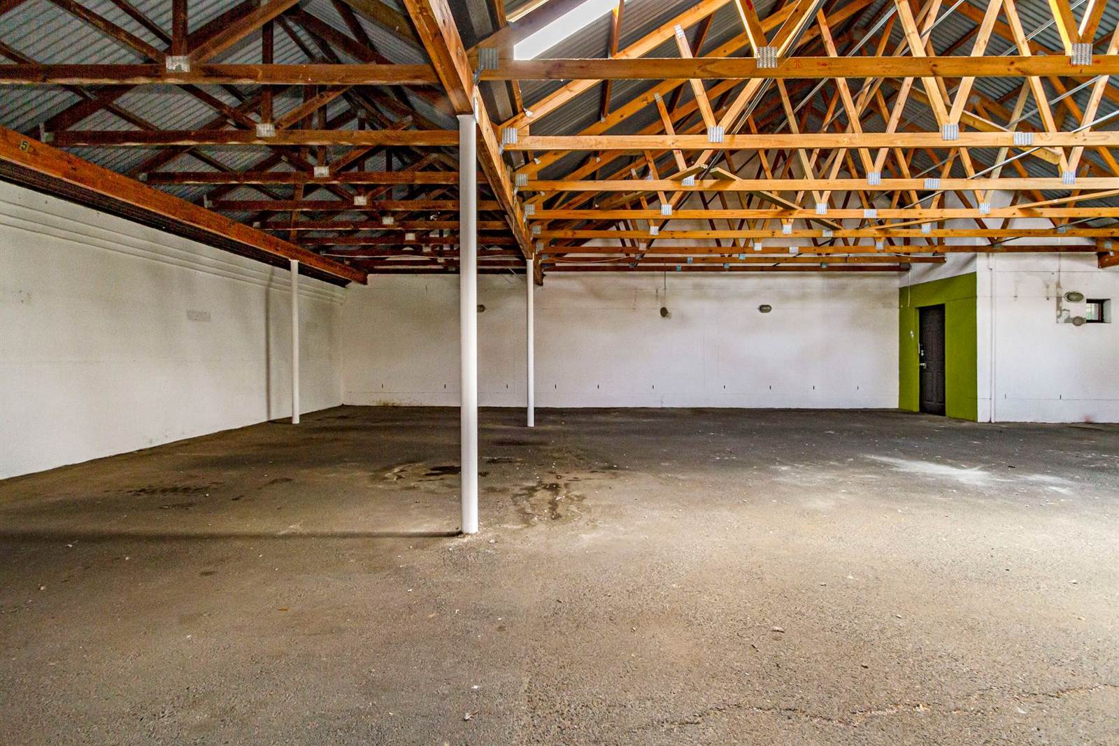 130  m² Commercial space in Somerset West Central photo number 19