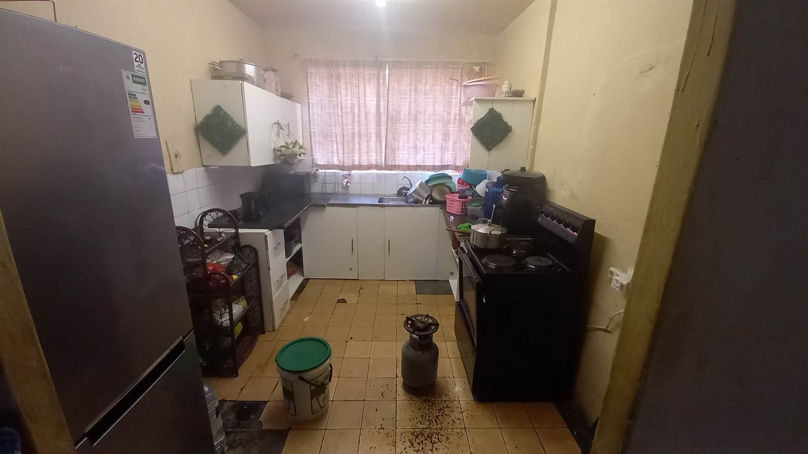 2 Bed Flat in Vereeniging Central photo number 6