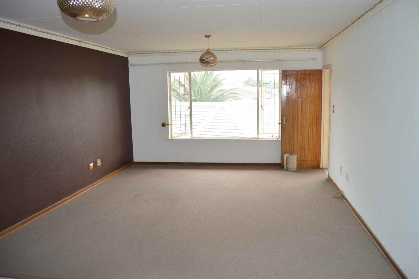 2 Bed Apartment in New Redruth photo number 5
