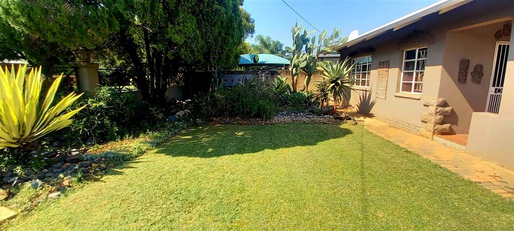 4 Bed House in Rietfontein photo number 26