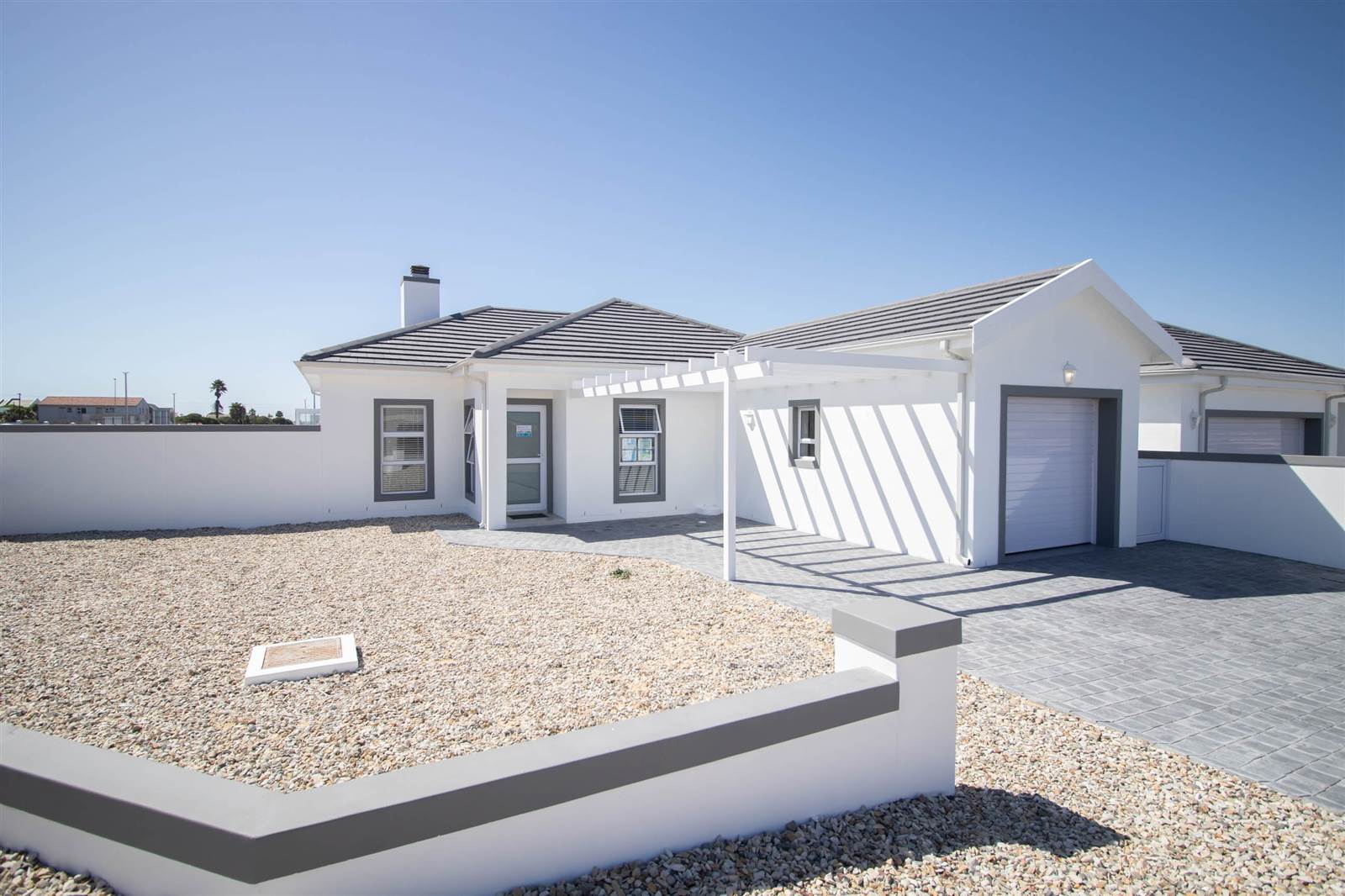 2 Bed House in Yzerfontein photo number 16