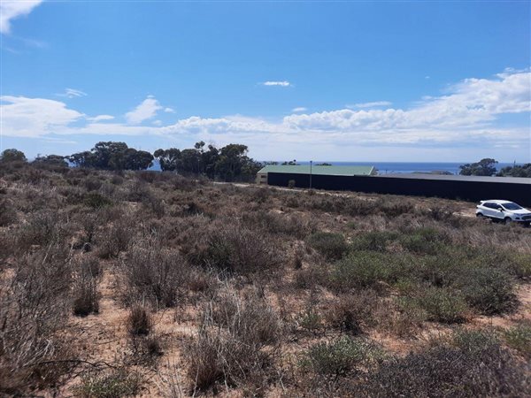 872 m² Land