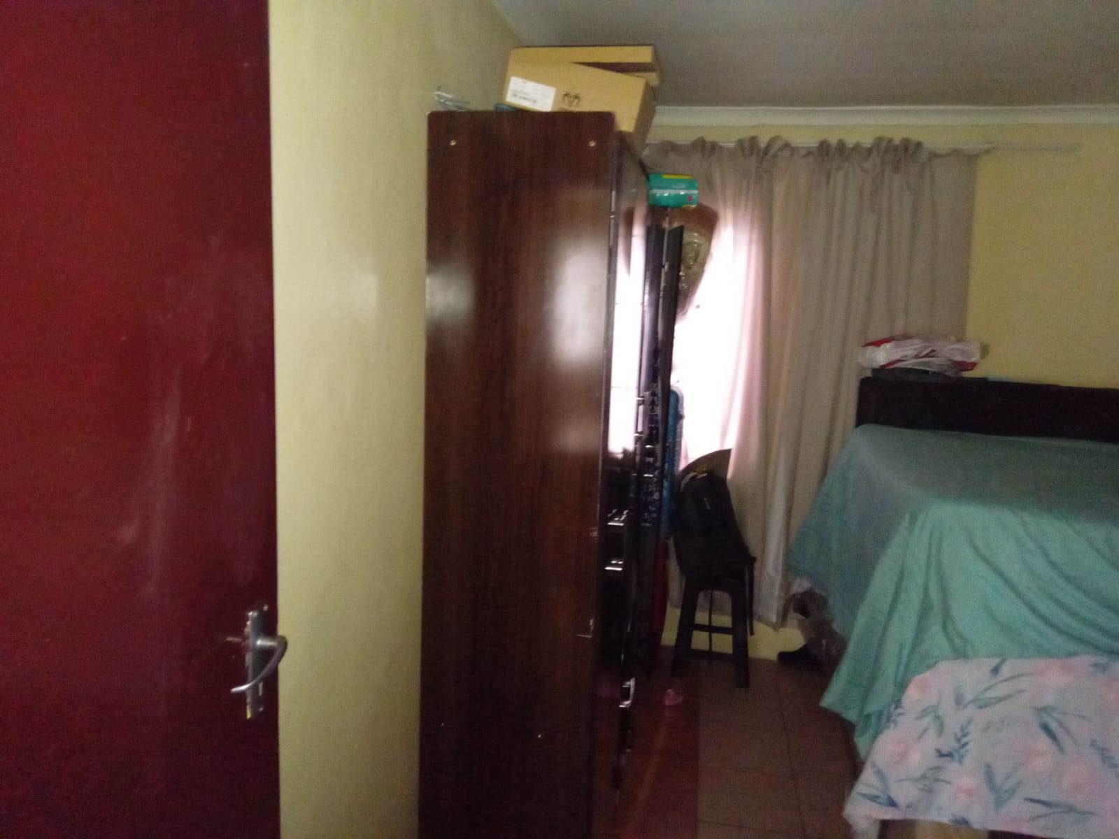 2 Bed House in Mamelodi East photo number 12