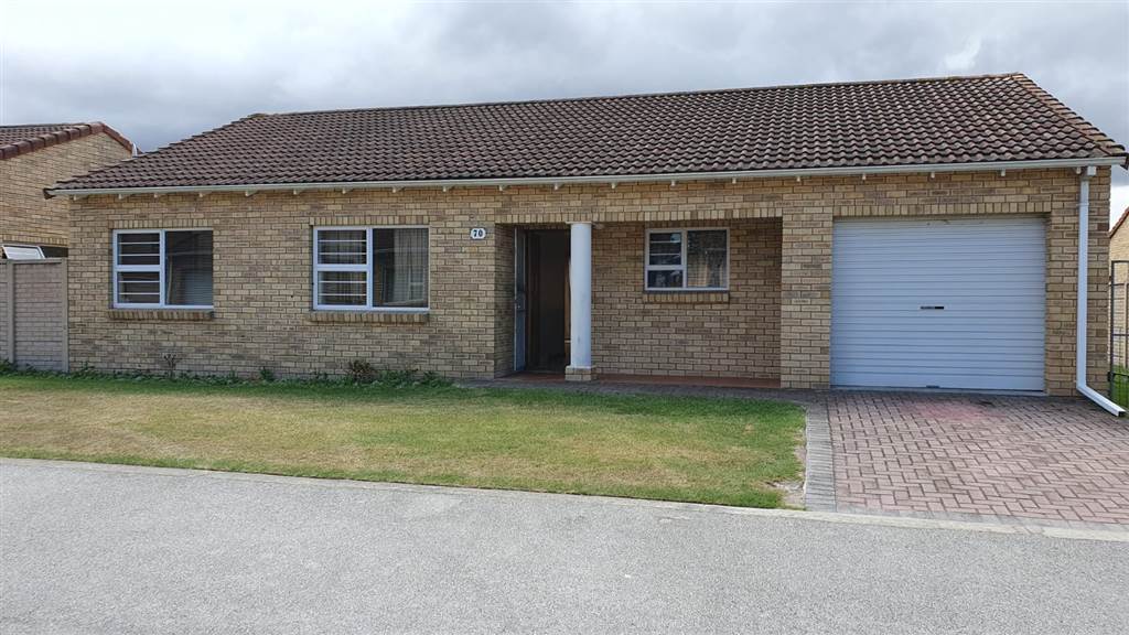 3 Bed Townhouse in Parsons Vlei photo number 4