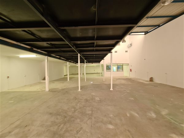 834  m² Industrial space