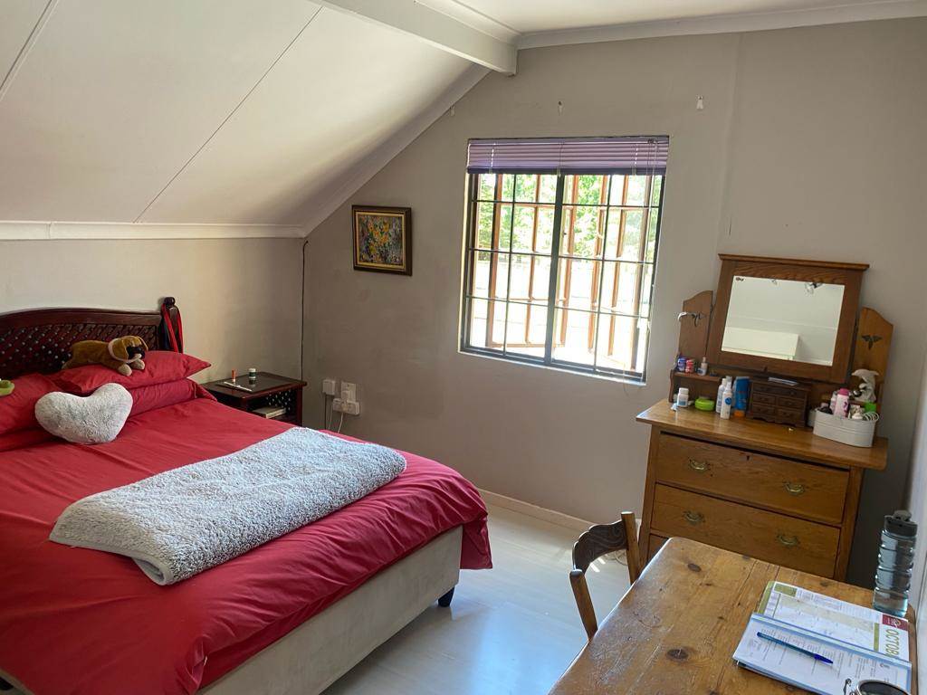 4 Bed House in Grootfontein Estate photo number 13