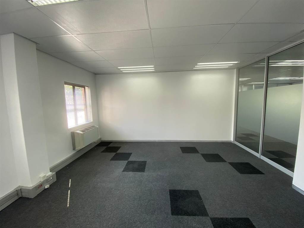 249  m² Commercial space in Woodmead photo number 15
