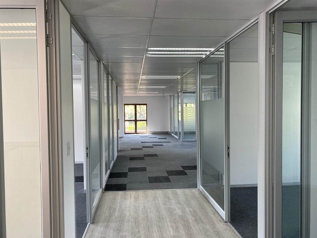 249  m² Commercial space in Woodmead photo number 10