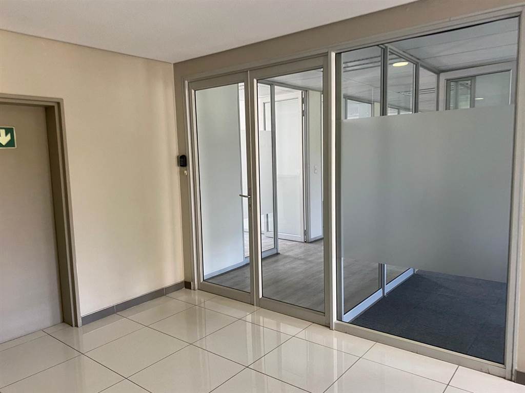 249  m² Commercial space in Woodmead photo number 8