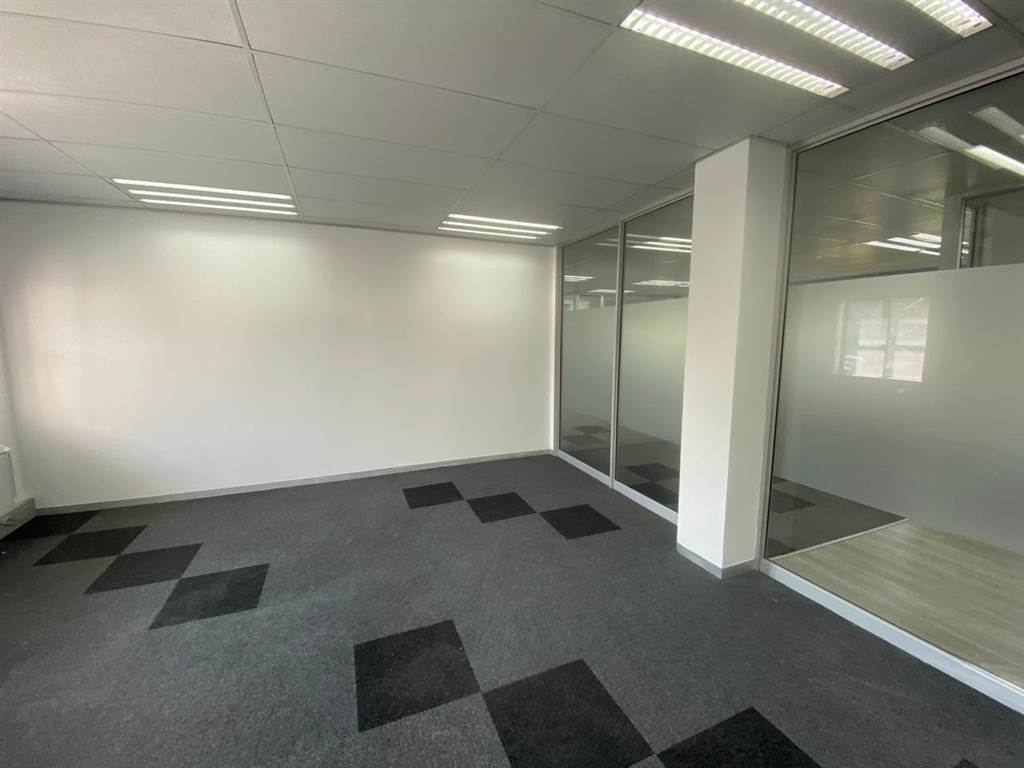 249  m² Commercial space in Woodmead photo number 17