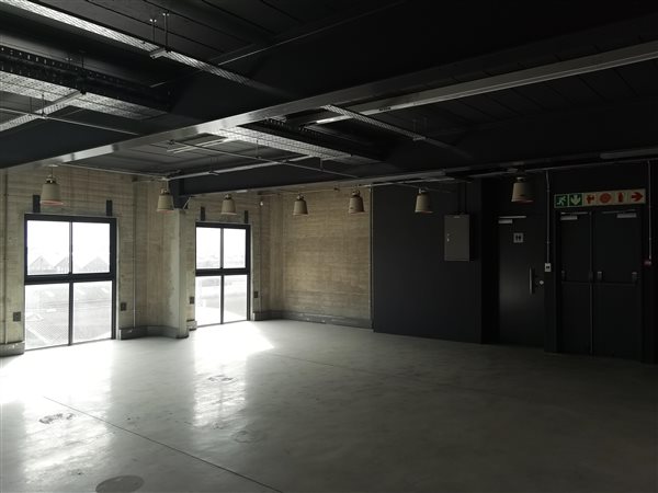 200  m² Commercial space in Woodstock