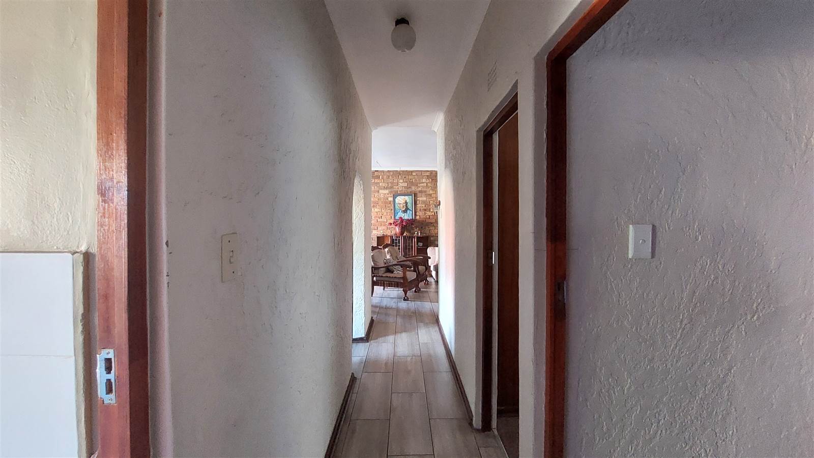 2 Bed Townhouse in Riebeeckstad photo number 4