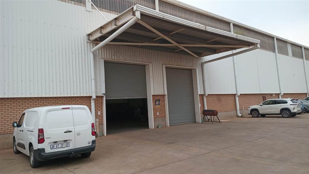2356  m² Industrial space in Olifantsfontein photo number 2