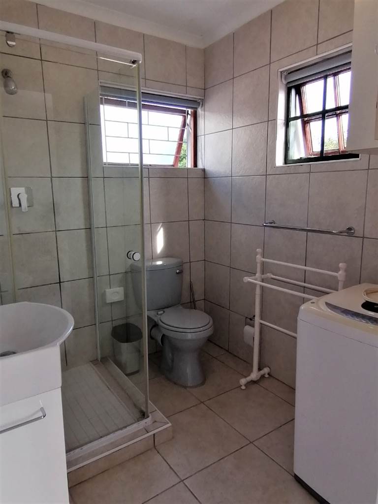 1 Bed Apartment in Port Alfred photo number 10