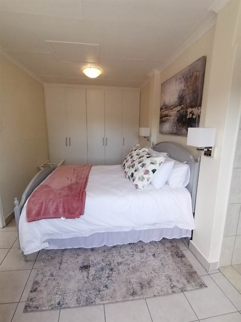 1 Bed Apartment in Port Alfred photo number 5