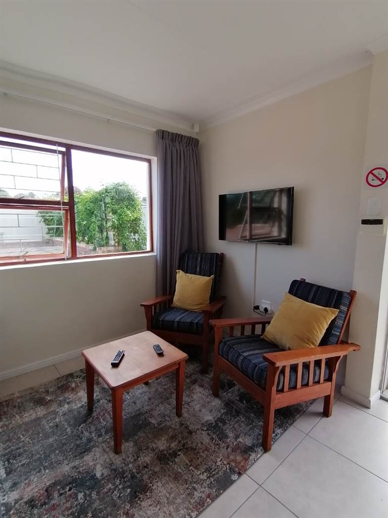 1 Bed Apartment in Port Alfred photo number 2