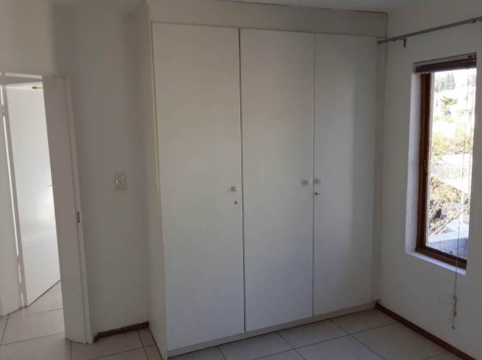 2 Bed Apartment in Lonehill photo number 13