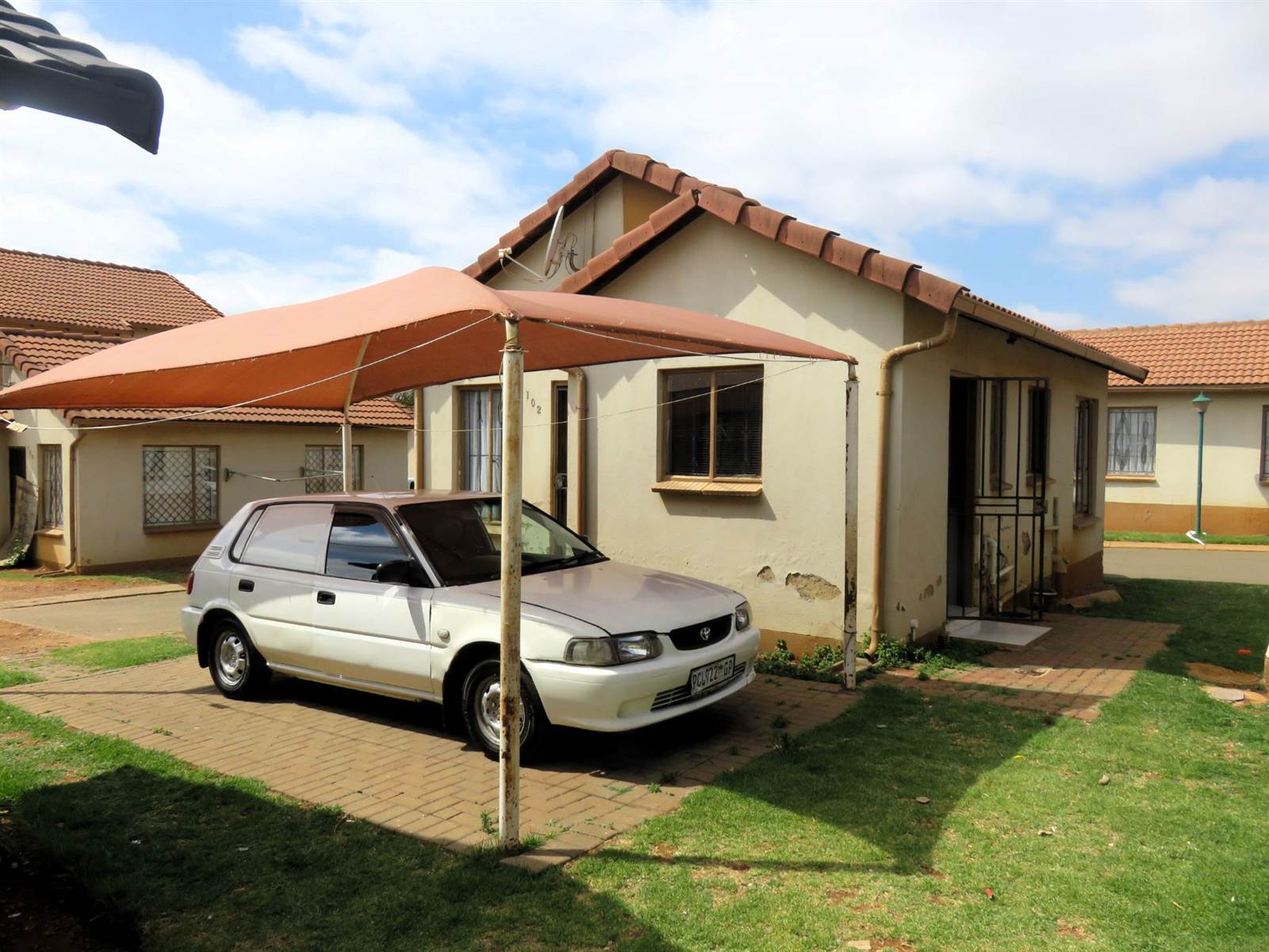 2 Bed Townhouse in Clayville photo number 4