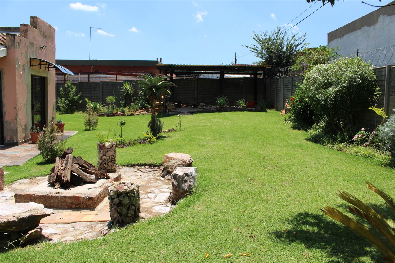 3 Bed House in Roodepoort West photo number 16