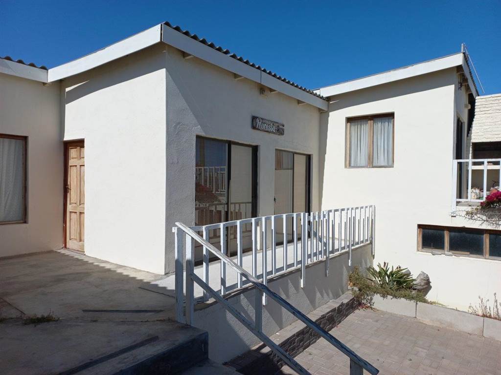 5 Bed House in Port Nolloth photo number 11