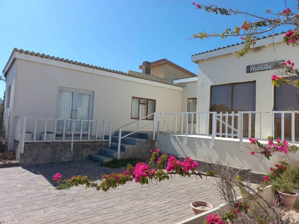 5 Bed House in Port Nolloth photo number 9