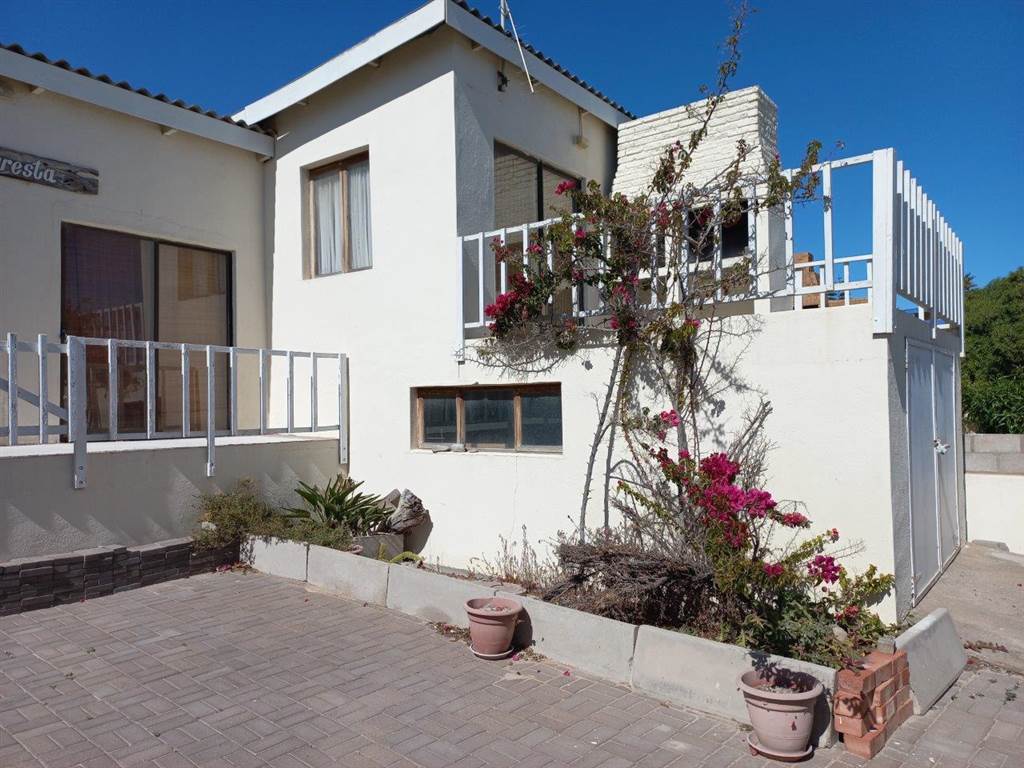 5 Bed House in Port Nolloth photo number 12