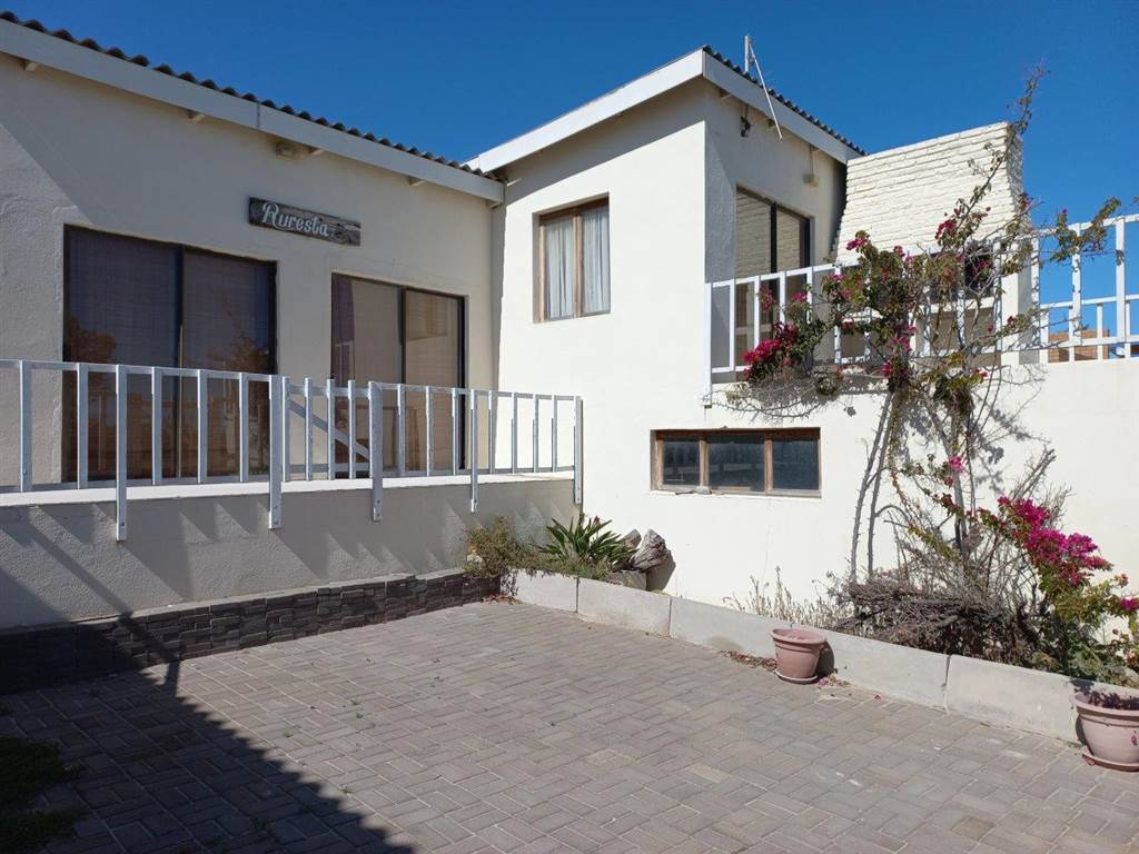 5 Bed House in Port Nolloth photo number 13